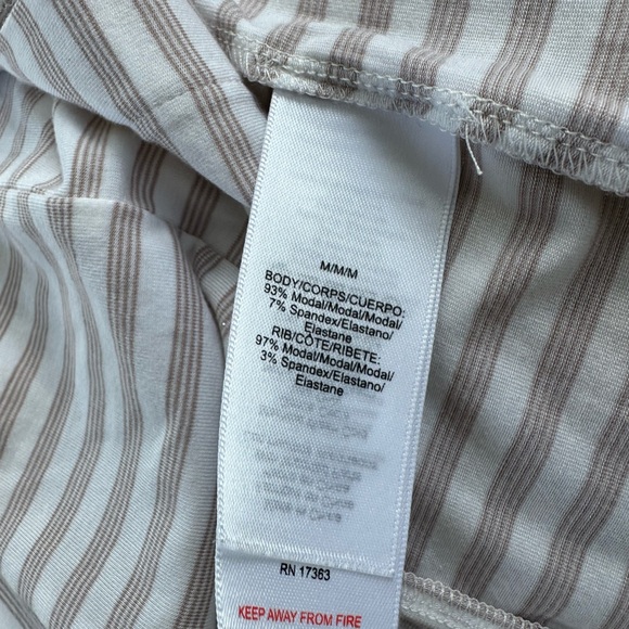 DKNY Pajamas- Super Soft and comfy, size medium - Picture 8 of 9